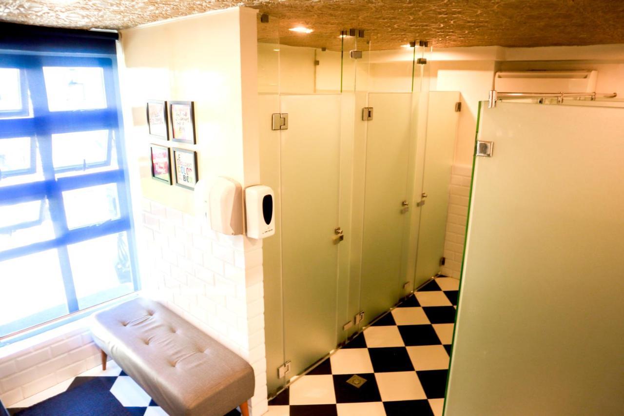 Unwnd Boutique Makati Hostel