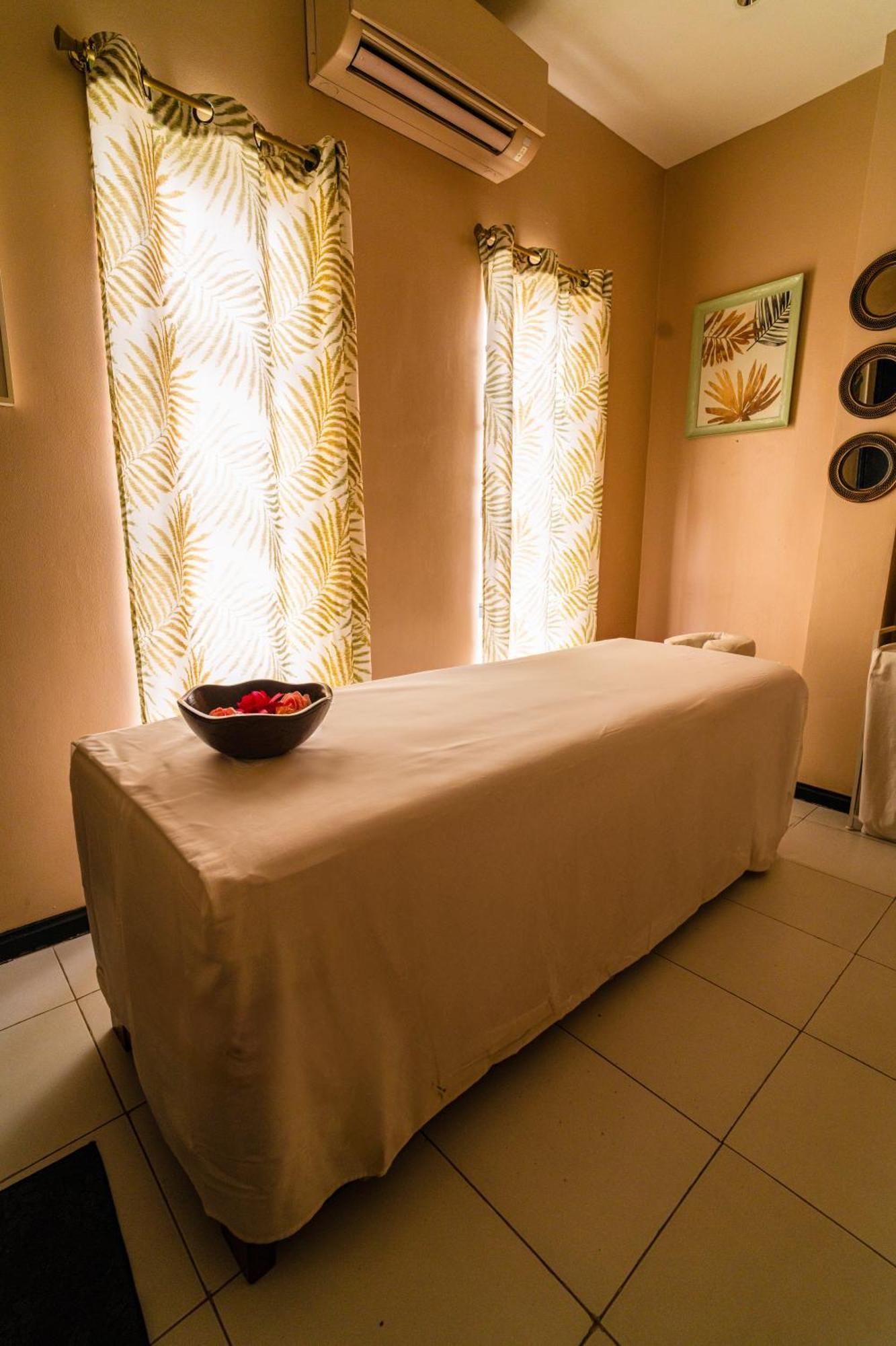 Hostel Unwnd Boutique Makati Makati City
